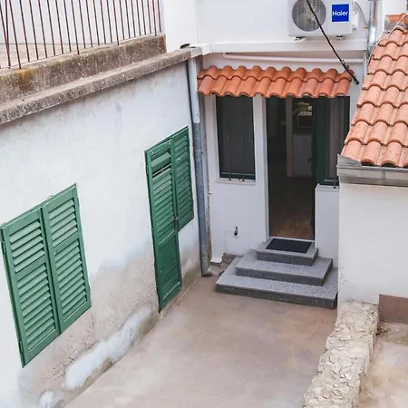 With A Parking Space - 11690 Apartamento Split